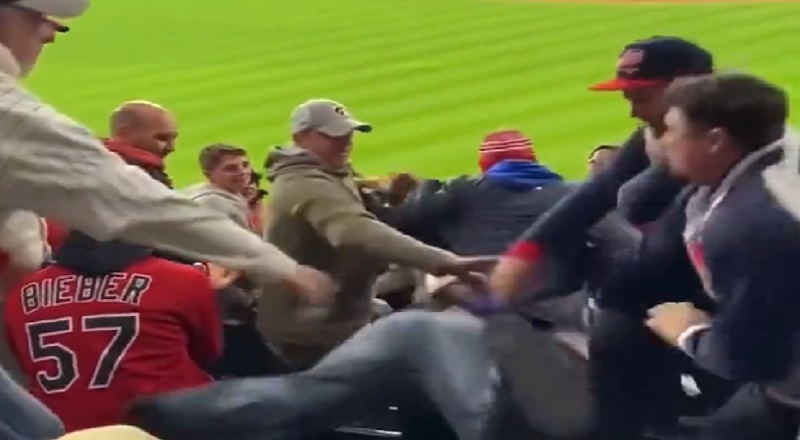Massive brawl breaks out during Yankees' game
