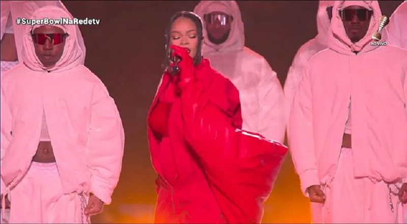 Rihanna sparks pregnancy rumors during Super Bowl show