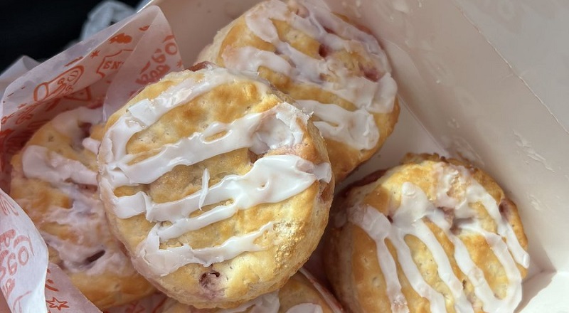 Popeyes trends on Twitter due to their strawberry biscuits