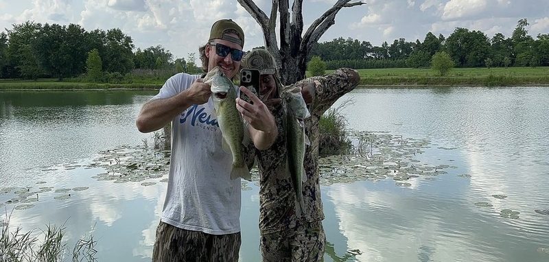 Lil Durk and Morgan Wallen go fishing together